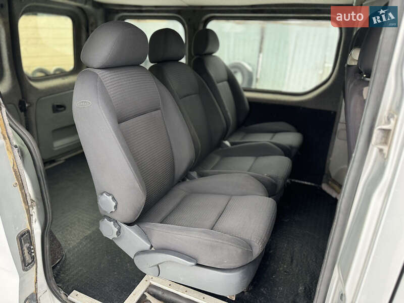 Мінівен Opel Vivaro 2003 в Дніпрі