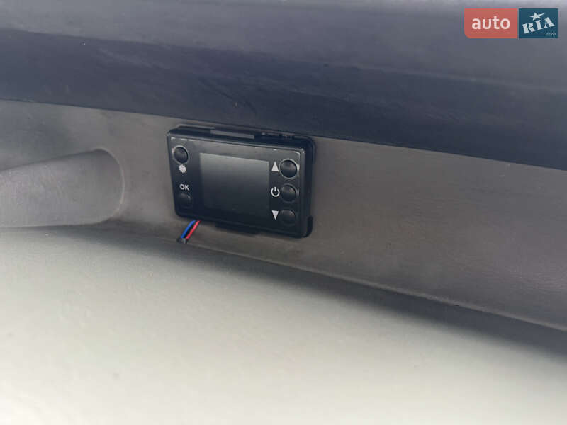 Мінівен Opel Vivaro 2003 в Дніпрі