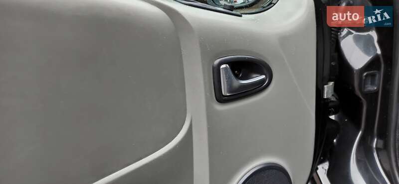 Минивэн Opel Vivaro 2013 в Дубно