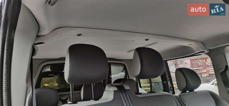 Минивэн Opel Vivaro 2013 в Дубно