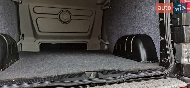 Минивэн Opel Vivaro 2013 в Дубно