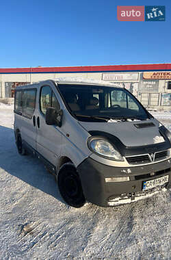 Вантажопасажирський фургон Opel Vivaro 2003 в Чернігові
