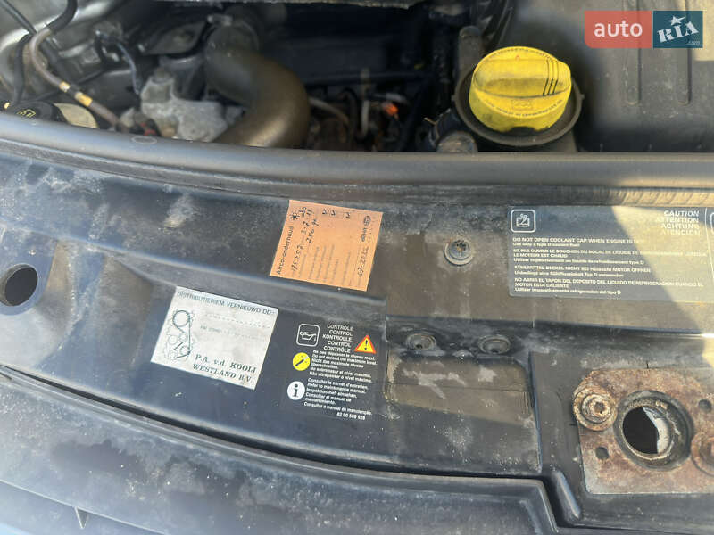 Грузопассажирский фургон Opel Vivaro 2011 в Олевске