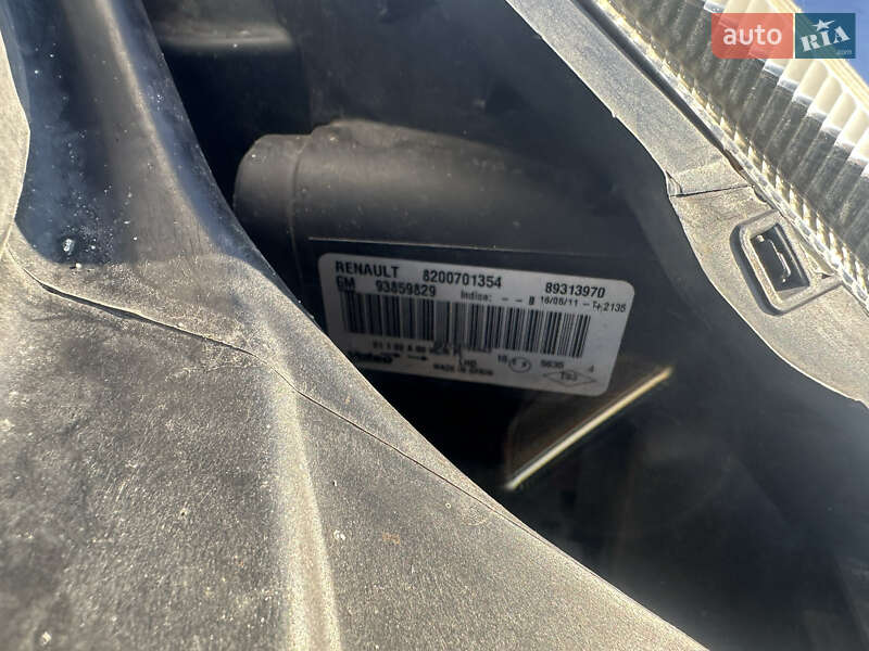 Грузопассажирский фургон Opel Vivaro 2011 в Олевске