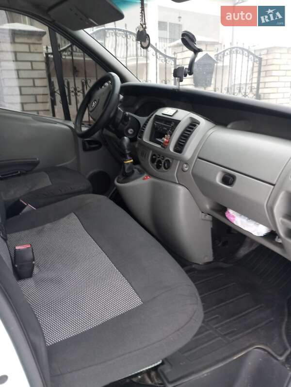 Минивэн Opel Vivaro 2005 в Ужгороде