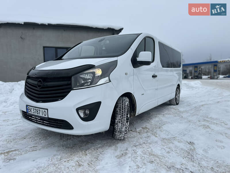 Минивэн Opel Vivaro 2015 в Сарнах