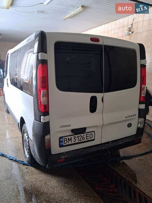 Минивэн Opel Vivaro 2009 в Бурыни
