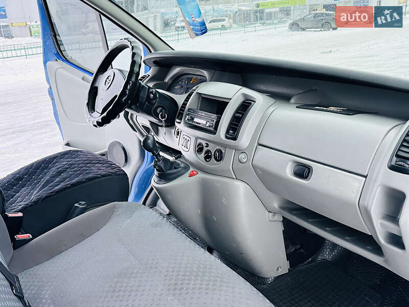 Минивэн Opel Vivaro 2005 в Харькове