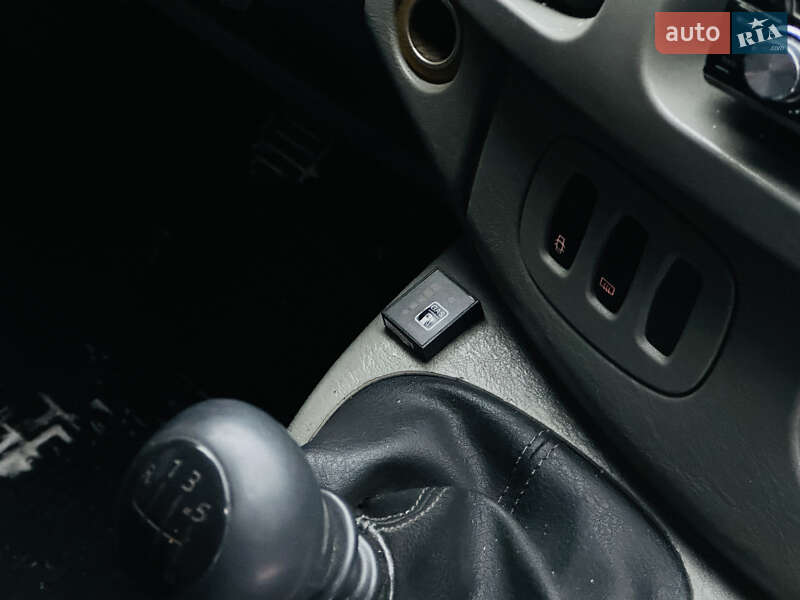 Минивэн Opel Vivaro 2005 в Харькове