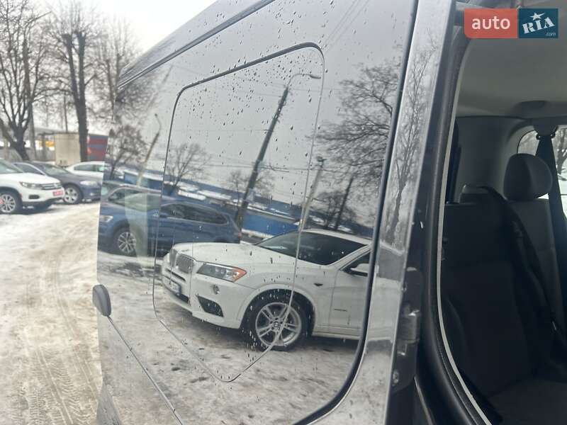 Минивэн Opel Vivaro 2011 в Луцке