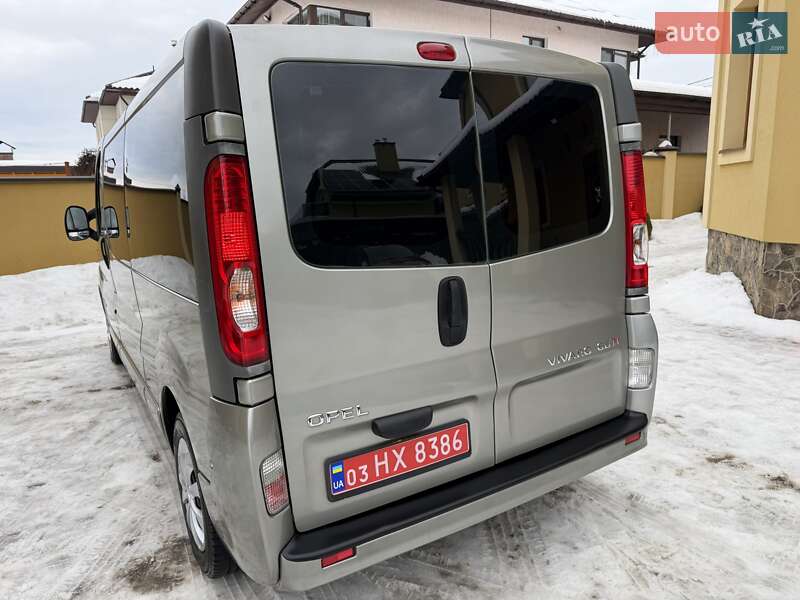 Минивэн Opel Vivaro 2012 в Львове