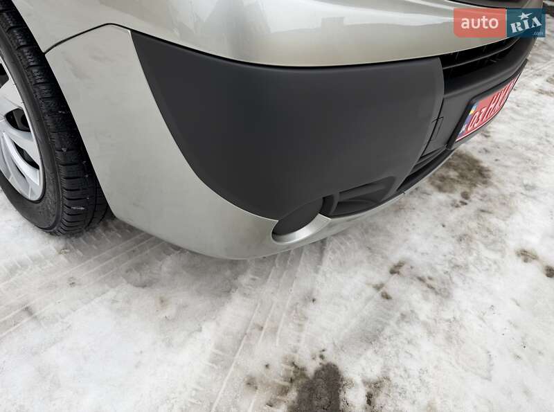 Минивэн Opel Vivaro 2012 в Львове