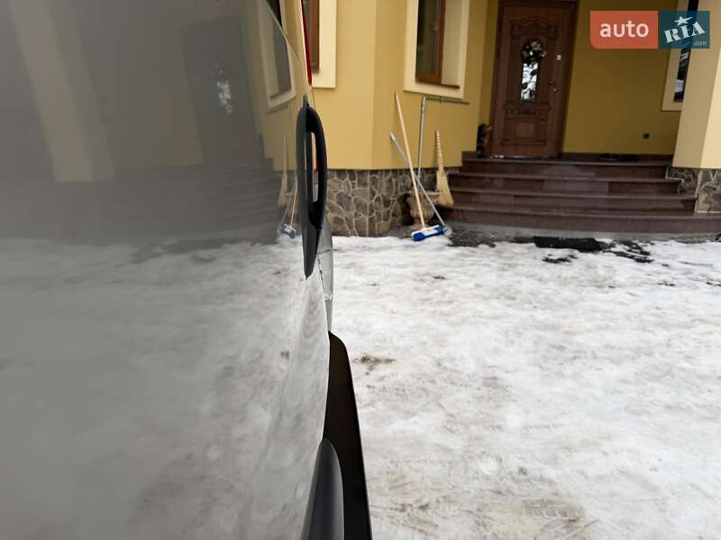 Минивэн Opel Vivaro 2012 в Львове