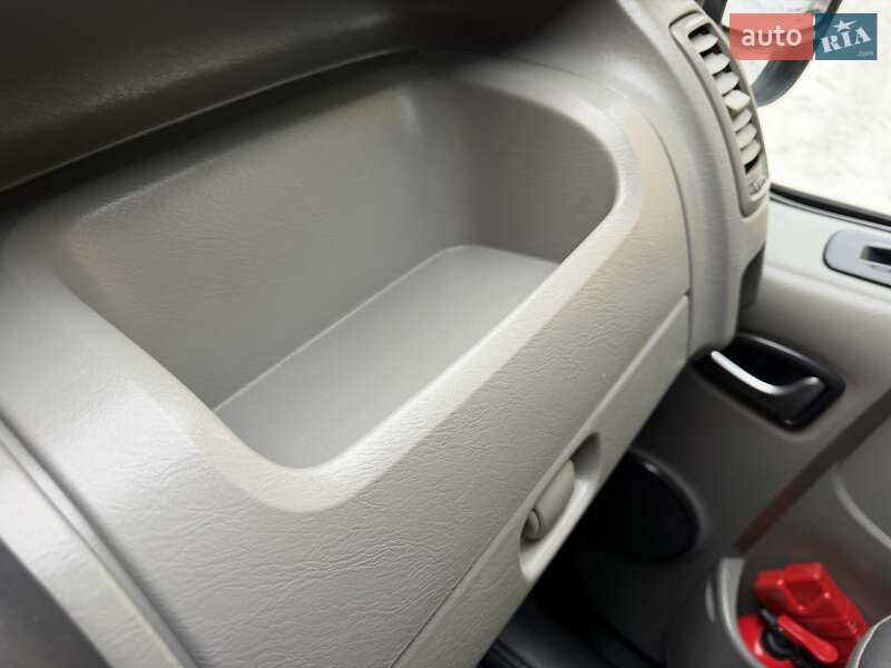 Минивэн Opel Vivaro 2012 в Львове