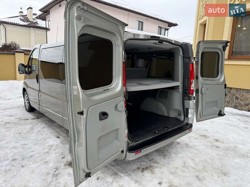 Минивэн Opel Vivaro 2012 в Львове