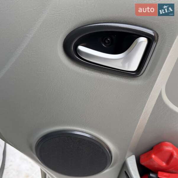 Минивэн Opel Vivaro 2012 в Львове