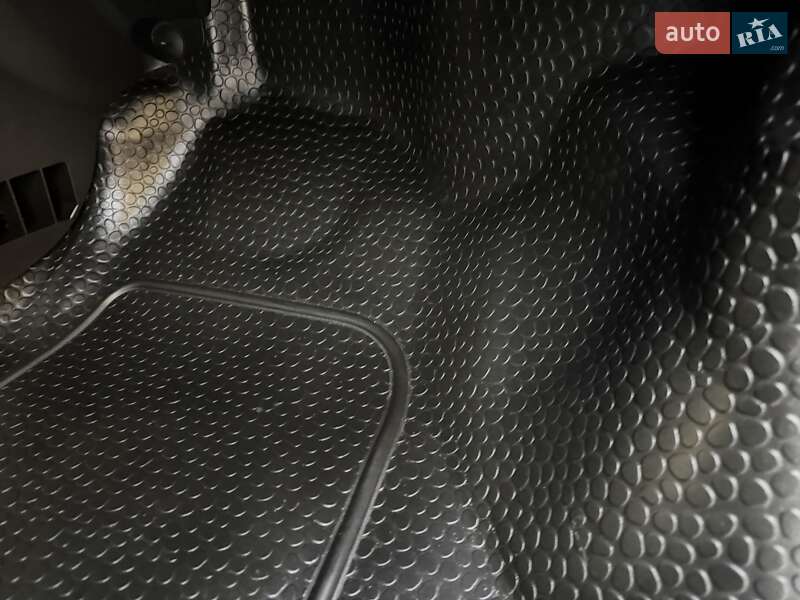 Минивэн Opel Vivaro 2012 в Львове