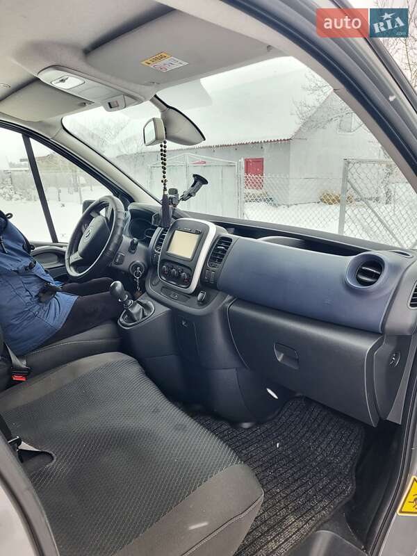 Минивэн Opel Vivaro 2015 в Ровно фото 8 Минивэн Opel Vivaro 2015 в Ровно