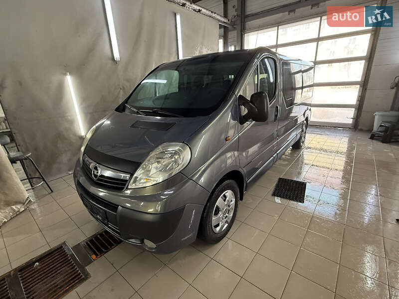 Минивэн Opel Vivaro 2012 в Киеве