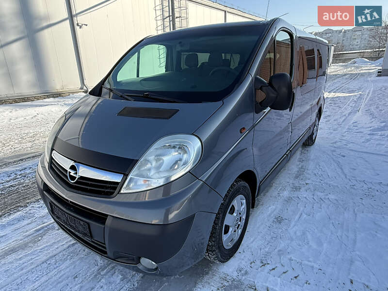 Минивэн Opel Vivaro 2012 в Киеве