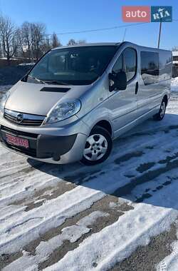 Грузопассажирский фургон Opel Vivaro 2014 в Дубно