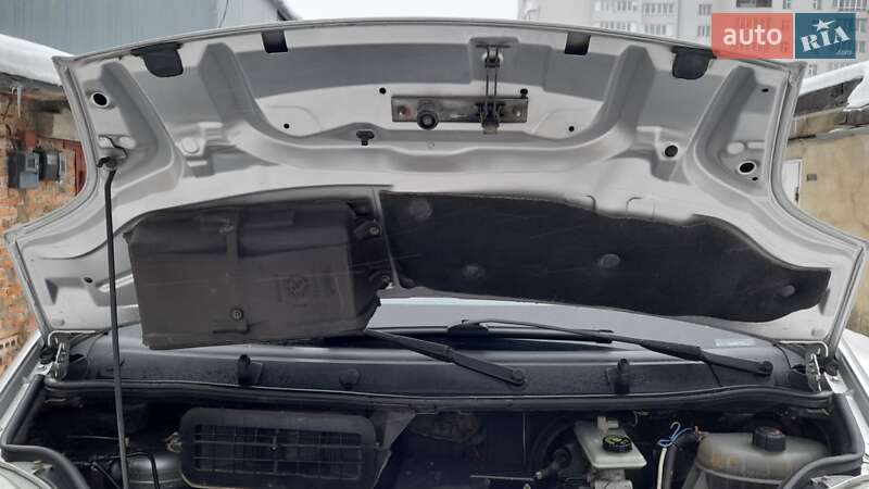 Минивэн Opel Vivaro 2005 в Хмельницком