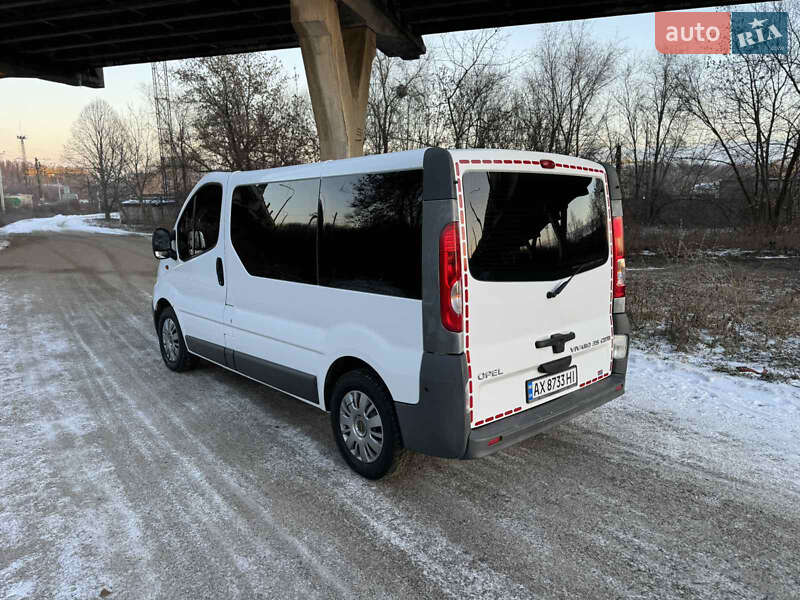 Минивэн Opel Vivaro 2009 в Днепре