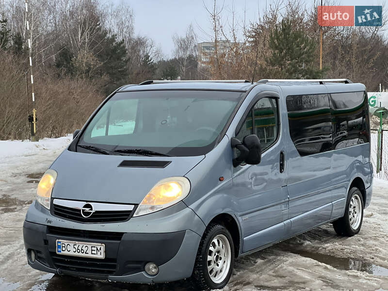 Минивэн Opel Vivaro 2007 в Новояворовске