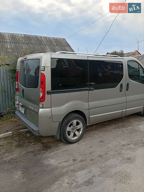 Мінівен Opel Vivaro 2010 в Фастові