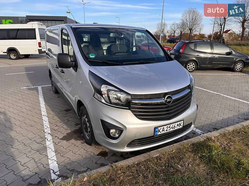 Грузовой фургон Opel Vivaro 2017 в Вышгороде