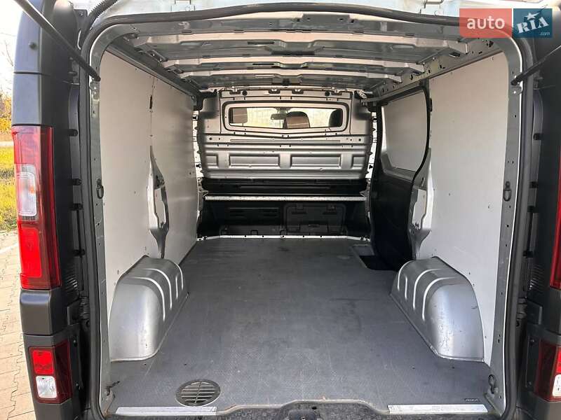 Грузовой фургон Opel Vivaro 2017 в Вышгороде