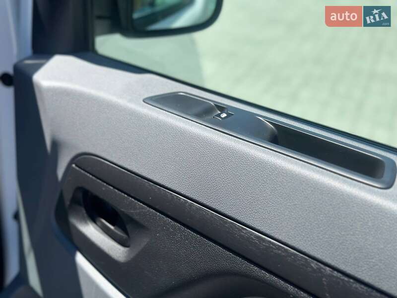 Грузовой фургон Opel Vivaro 2020 в Львове