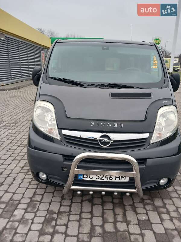 Минивэн Opel Vivaro 2009 в Мостиске