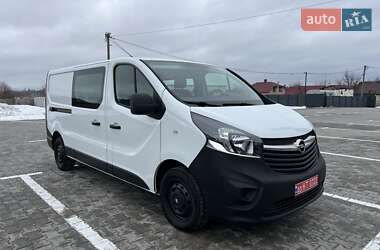 Грузопассажирский фургон Opel Vivaro 2016 в Дубно