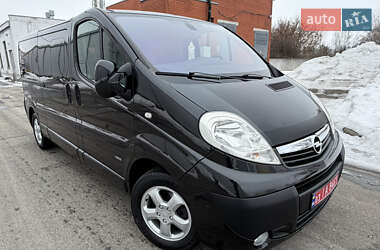 Мінівен Opel Vivaro 2014 в Києві