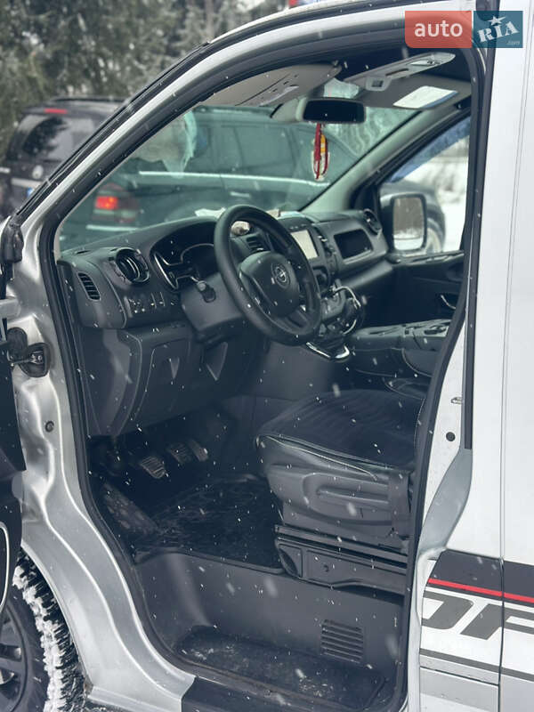 Минивэн Opel Vivaro 2016 в Залещиках