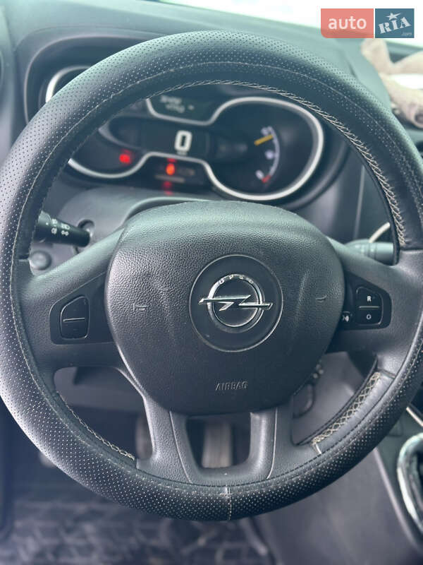 Минивэн Opel Vivaro 2016 в Залещиках