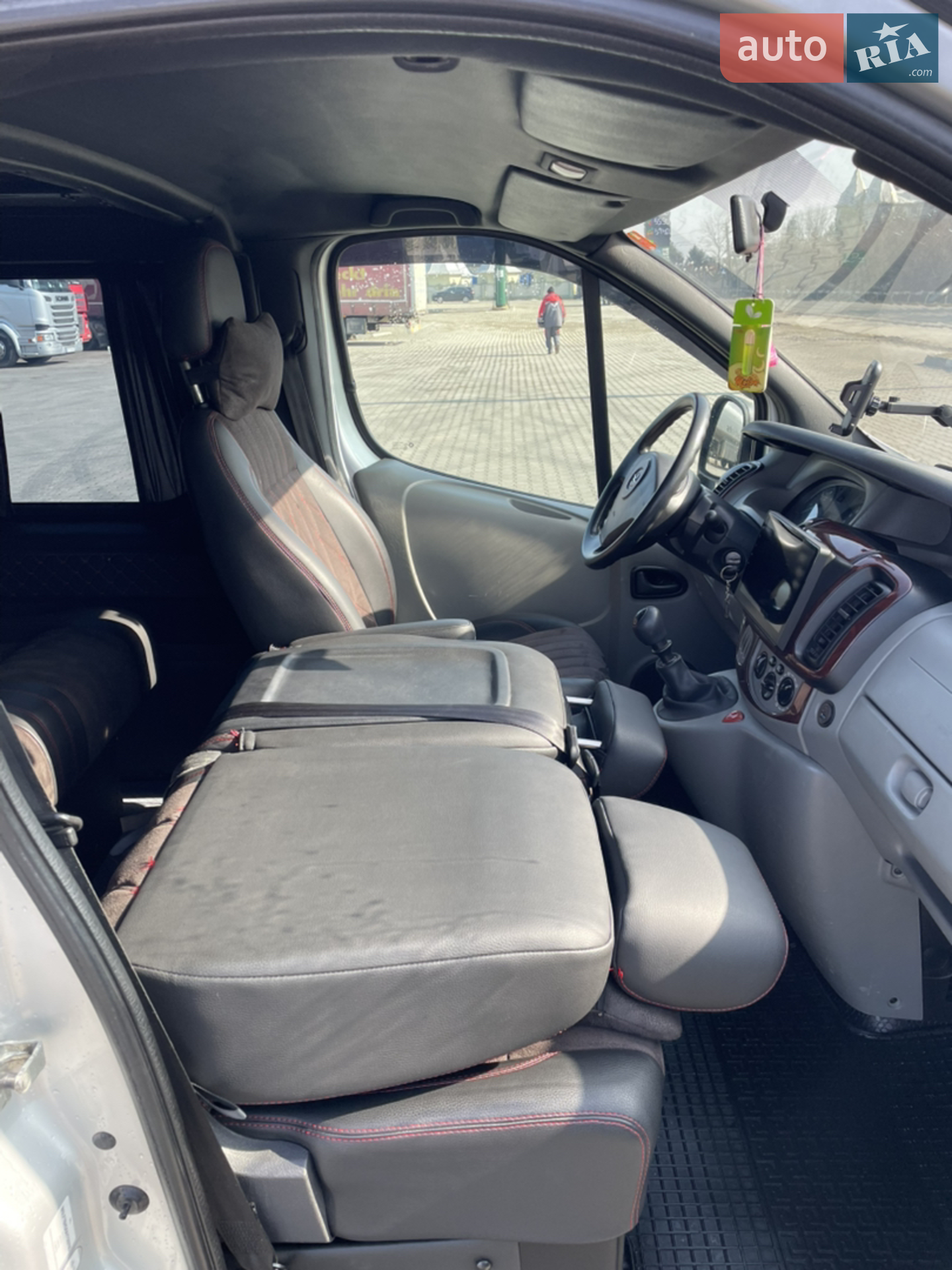 2010 Opel Vivaro - мініатюра 10