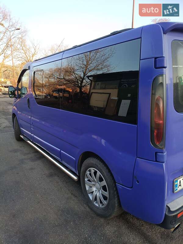 Мінівен Opel Vivaro 2004 в Калуші