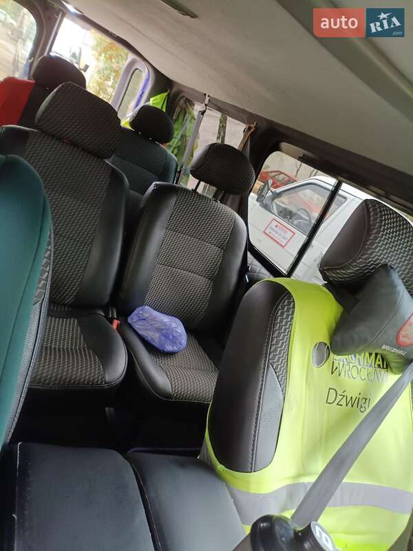 Мінівен Opel Vivaro 2004 в Калуші