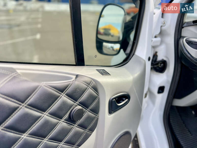 Минивэн Opel Vivaro 2002 в Киеве фото 28 Минивэн Opel Vivaro 2002 в Киеве