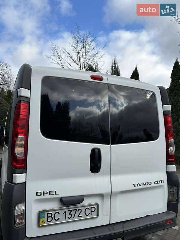 Мінівен Opel Vivaro 2008 в Самборі