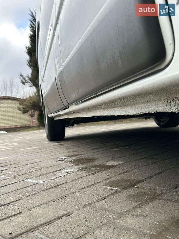 Мінівен Opel Vivaro 2008 в Самборі