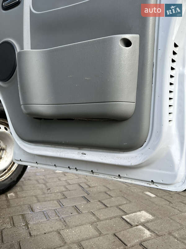 Мінівен Opel Vivaro 2008 в Самборі