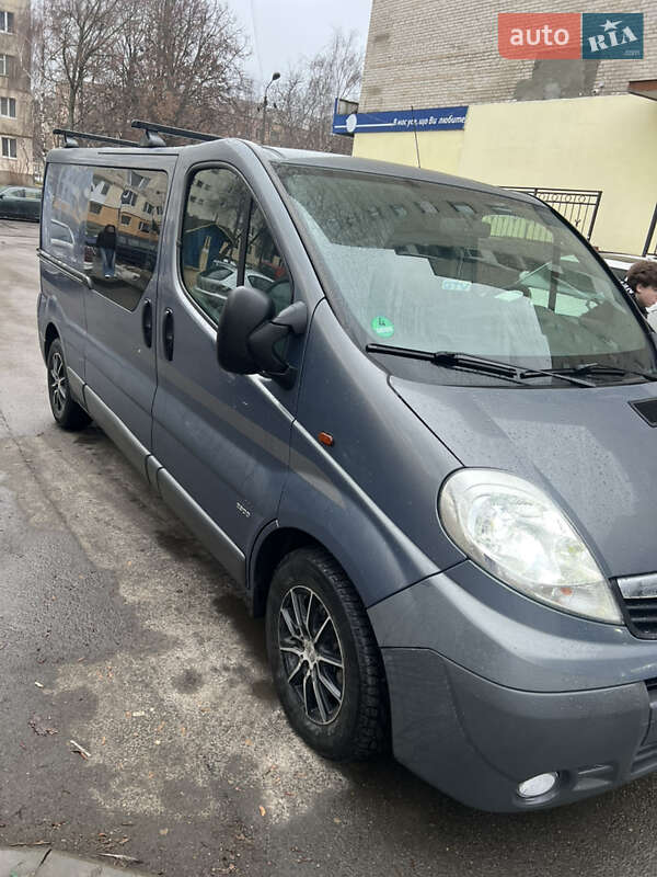 Грузовой фургон Opel Vivaro 2014 в Луцке