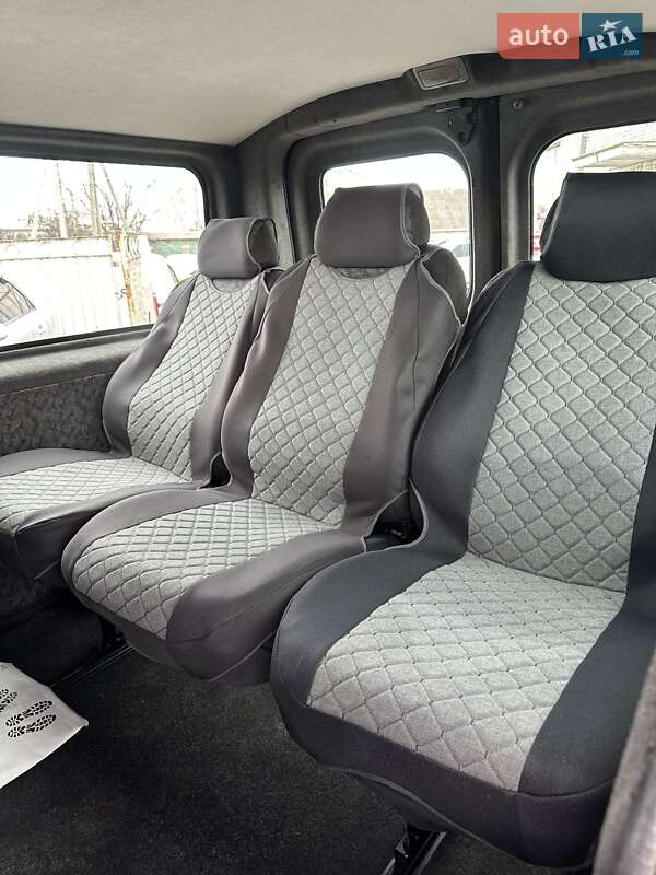 Минивэн Opel Vivaro 2005 в Смеле