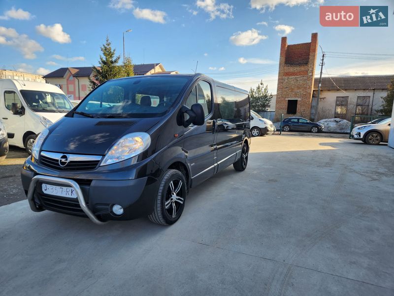 Минивэн Opel Vivaro 2012 в Дубно