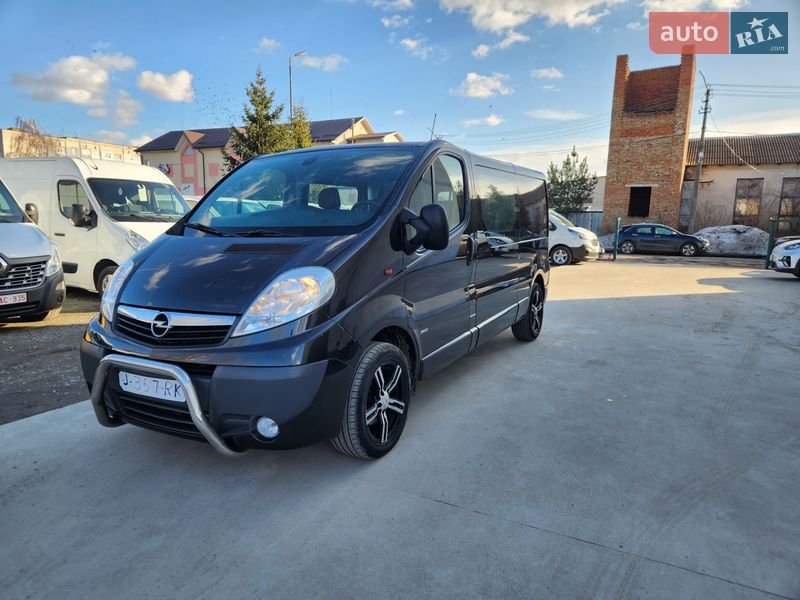 Минивэн Opel Vivaro 2012 в Дубно