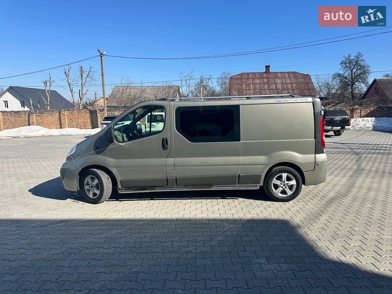 Грузопассажирский фургон Opel Vivaro 2014 в Дубно