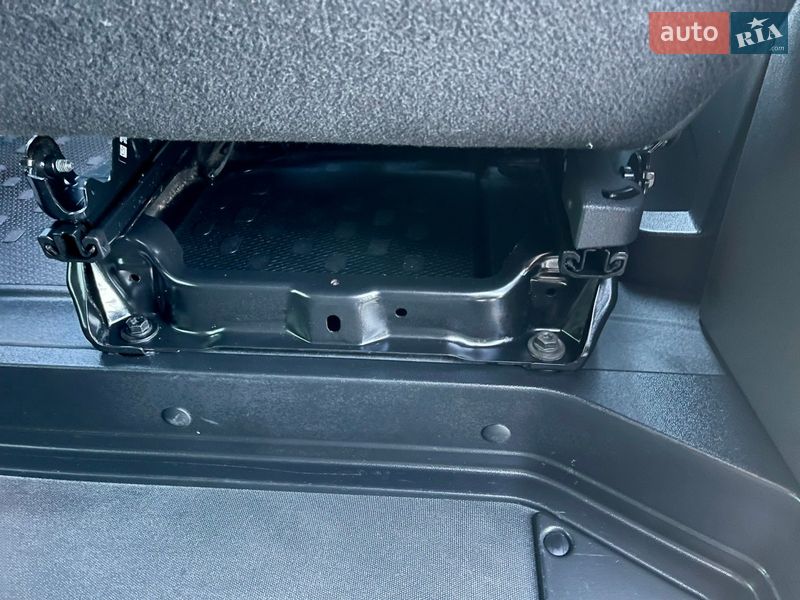 Грузопассажирский фургон Opel Vivaro 2015 в Млинове